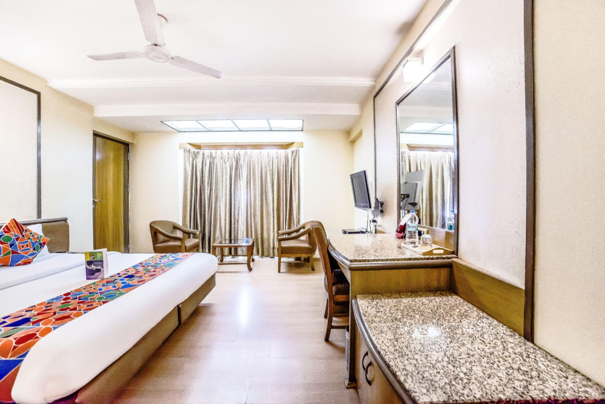 Hotel Gandharva Shivajinagar Пюн Екстериор снимка