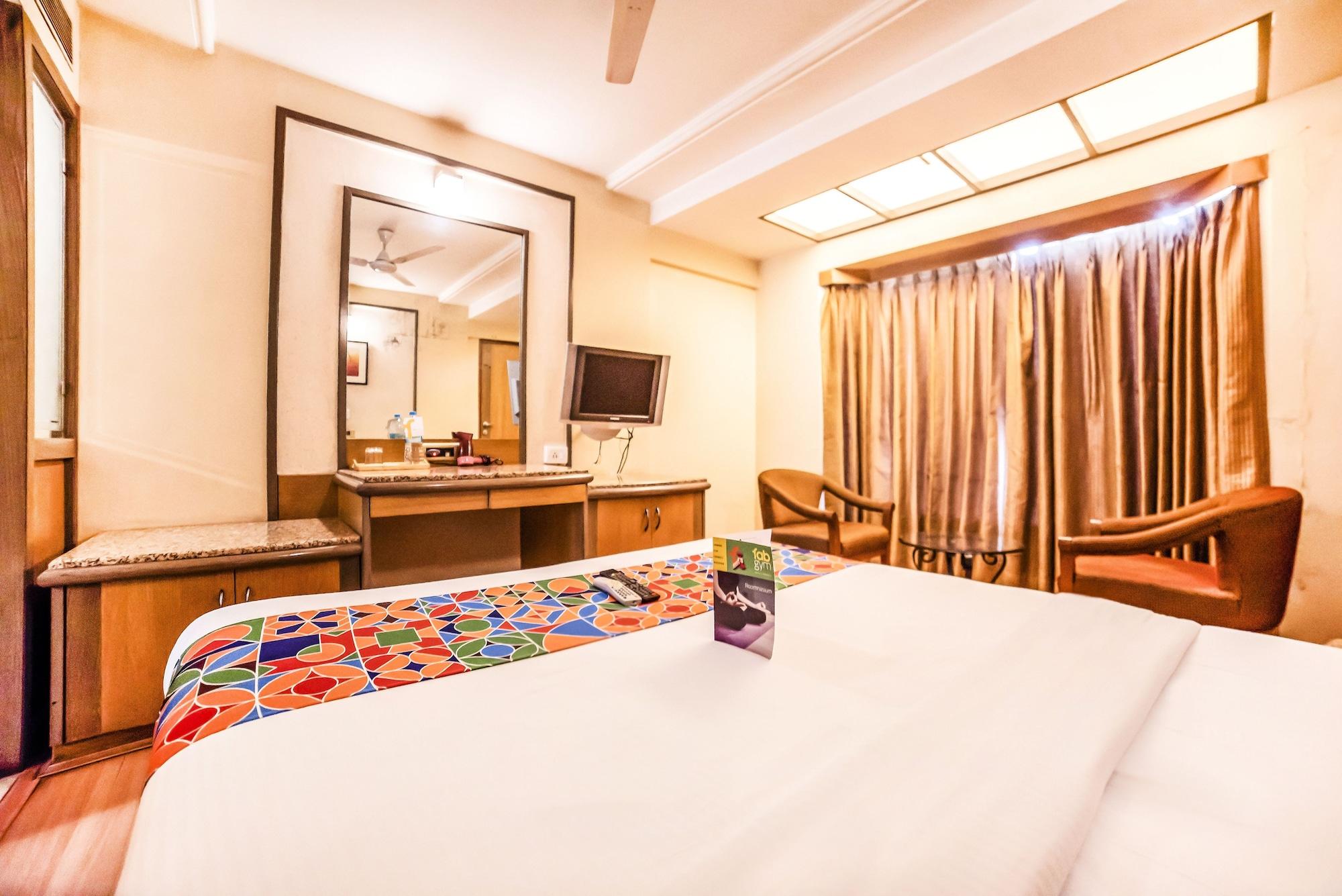 Hotel Gandharva Shivajinagar Пюн Екстериор снимка