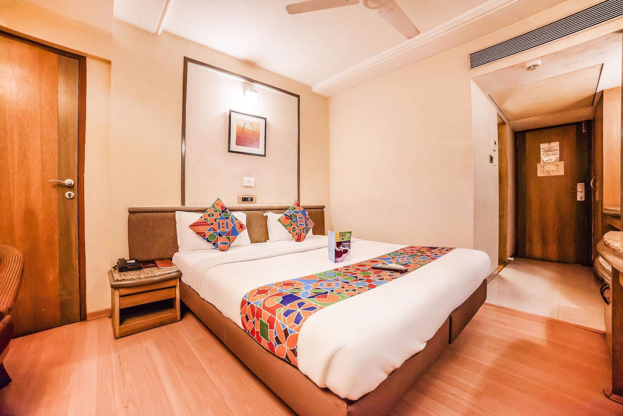 Hotel Gandharva Shivajinagar Пюн Екстериор снимка