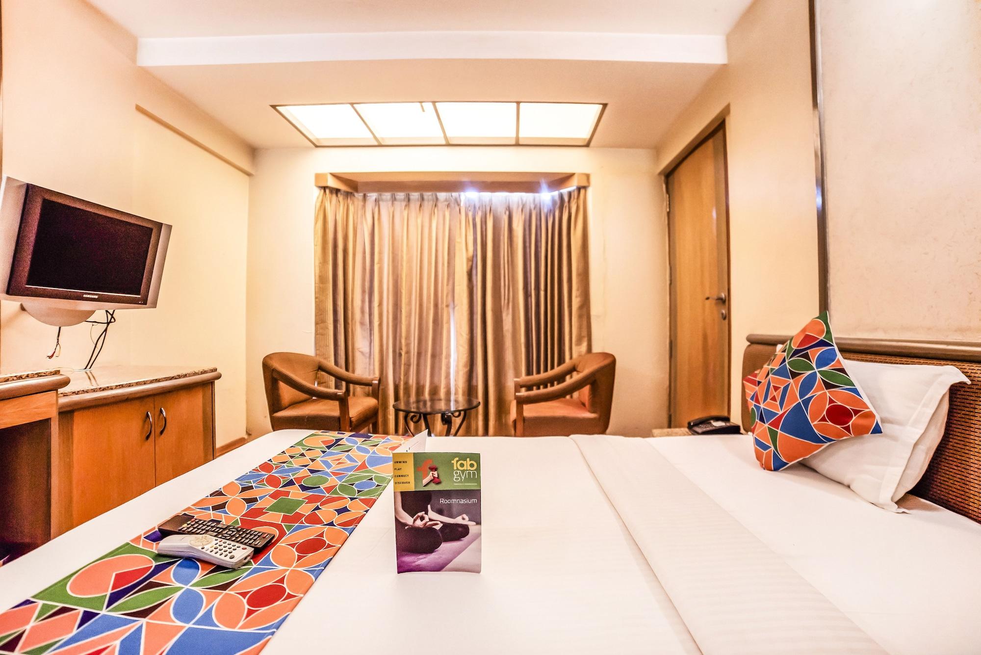 Hotel Gandharva Shivajinagar Пюн Екстериор снимка