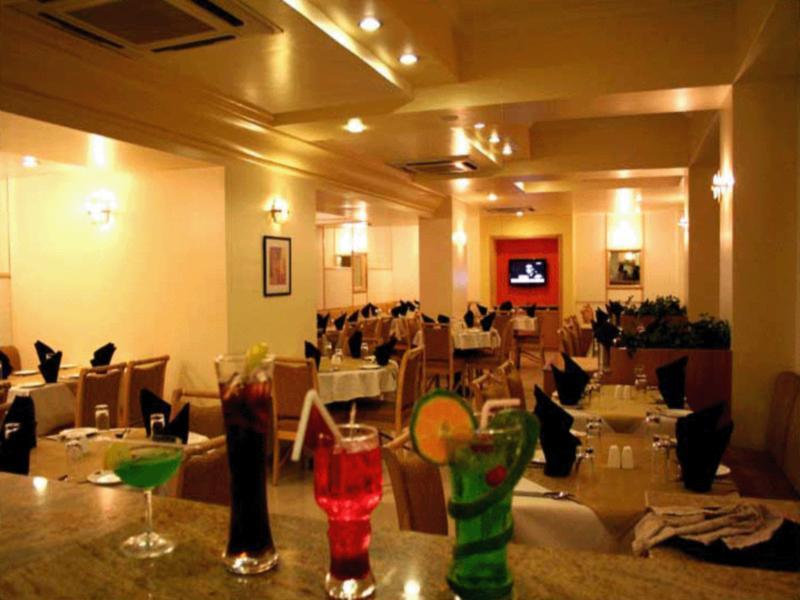 Hotel Gandharva Shivajinagar Пюн Екстериор снимка