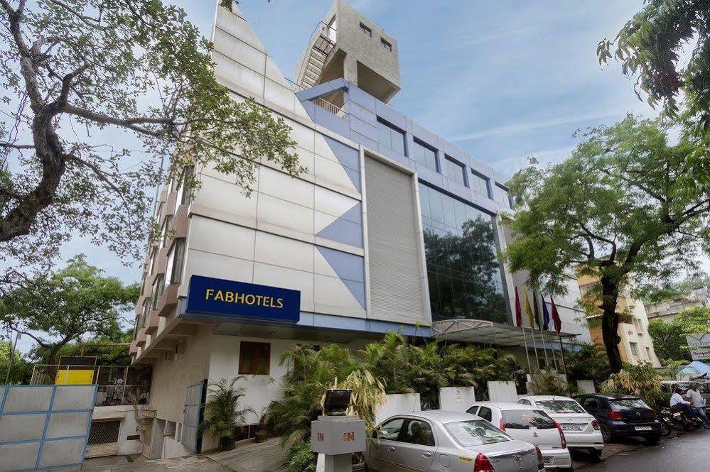 Hotel Gandharva Shivajinagar Пюн Екстериор снимка