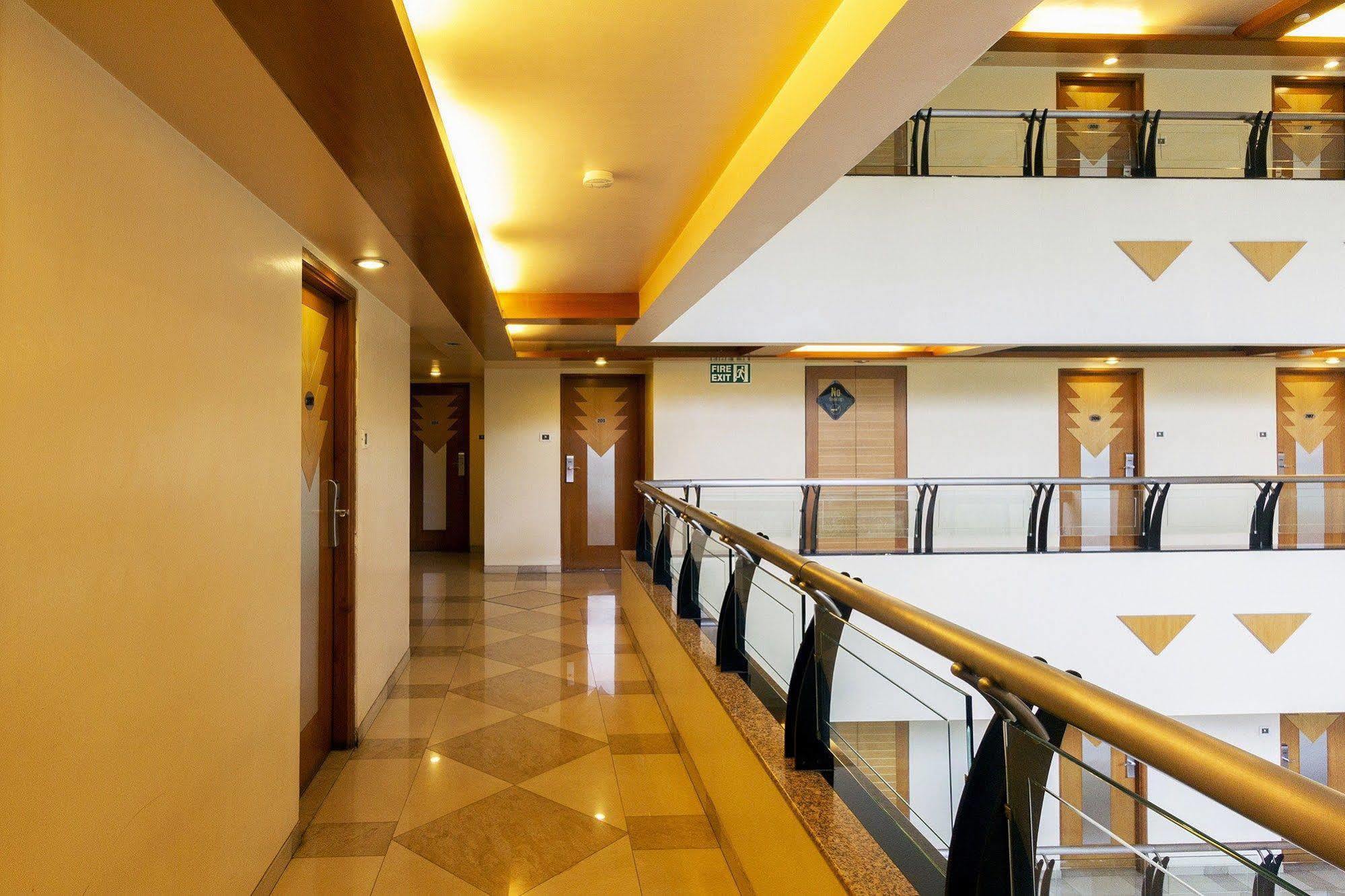 Hotel Gandharva Shivajinagar Пюн Екстериор снимка