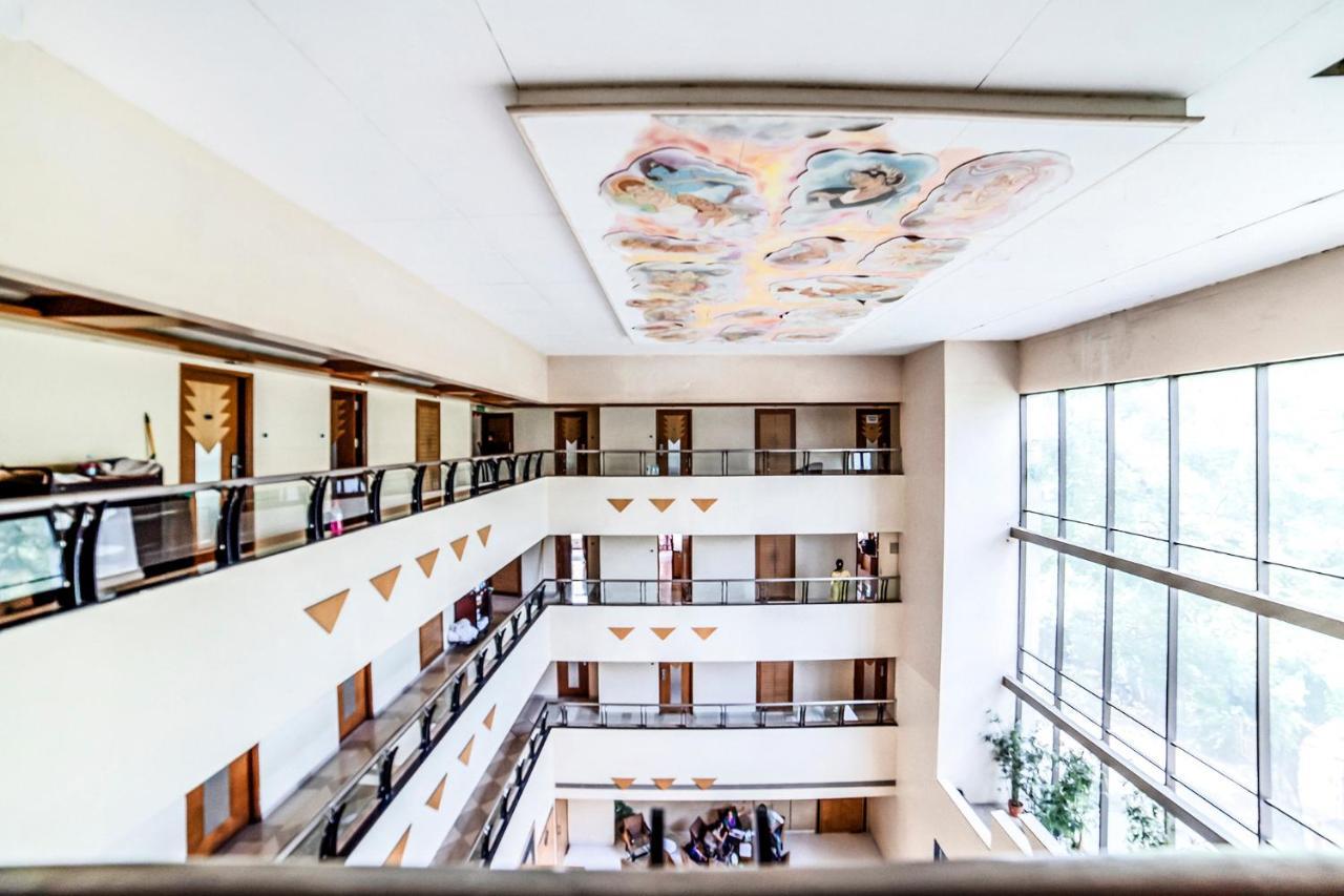 Hotel Gandharva Shivajinagar Пюн Екстериор снимка