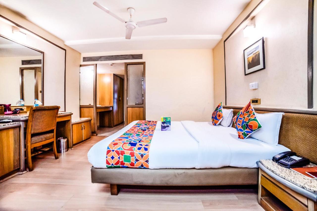Hotel Gandharva Shivajinagar Пюн Екстериор снимка