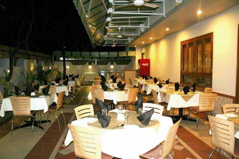 Hotel Gandharva Shivajinagar Пюн Екстериор снимка